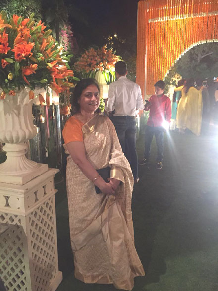 Green Earth Productions : Manasi attending a function - Click to Enlarge Green Earth Productions : Manasi attending a function - Click to Enlarge