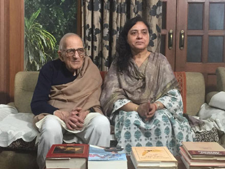 Green Earth Productions : Manasi with Padamvibhushan Satyavarat Shashtri Ji - Click to Enlarge Green Earth Productions : Manasi with Padamvibhushan Satyavarat Shashtri Ji - Click to Enlarge
