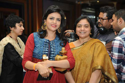 Green Earth Productions : Manasi with Smt. Sweta Singh, eminent Anchor Aaj Tak - Click to Enlarge Green Earth Productions : Manasi with Smt. Sweta Singh, eminent Anchor Aaj Tak - Click to Enlarge